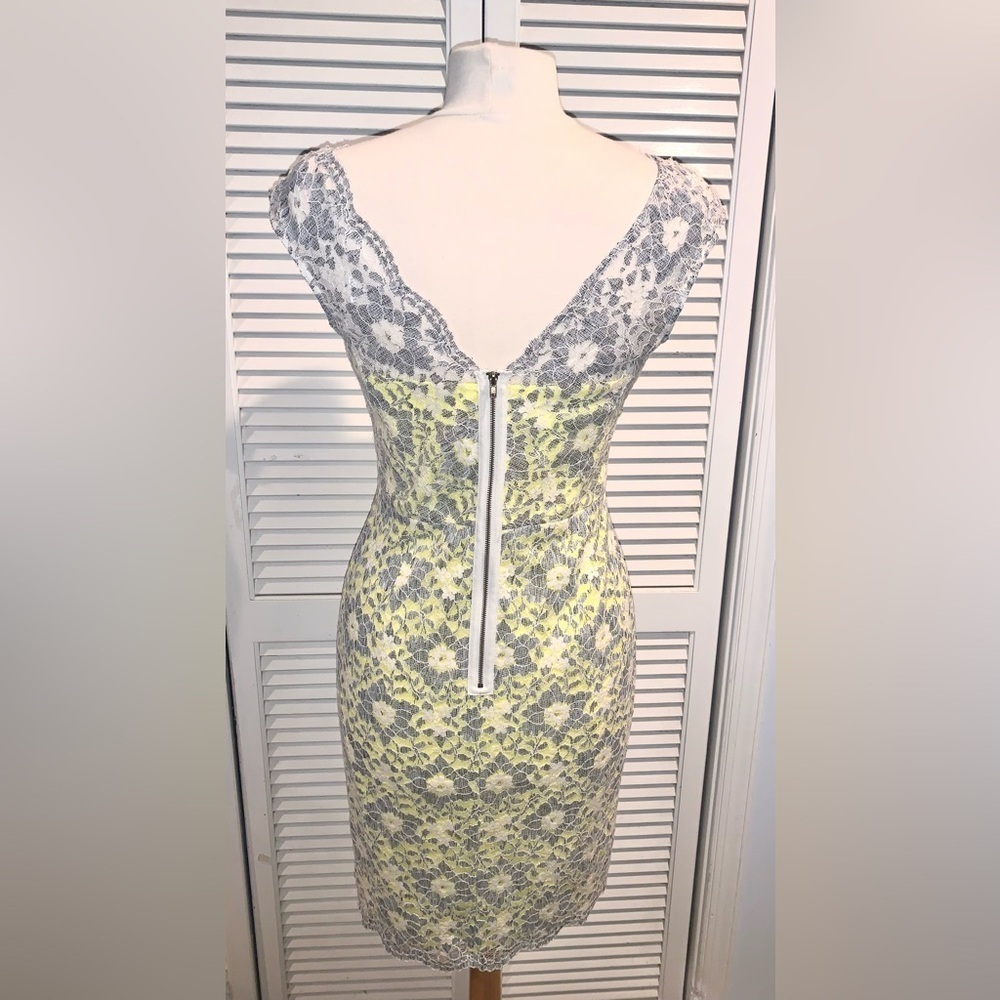 Maggy London yellow and gray Lace Overlay Midi Dress size 8 - Picture 7 of 12